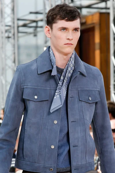 Look 38